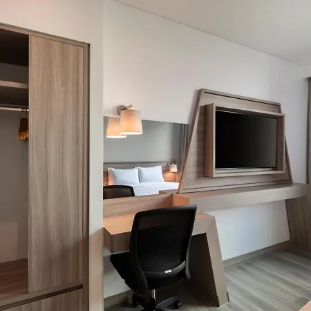 Hampton By Hilton Cartagena-2