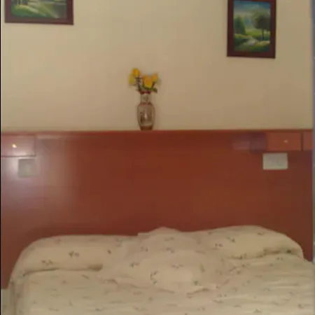 Hostal Moncloa-3