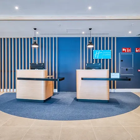 Holiday Inn Express - Madrid - Airport By Ihg-2