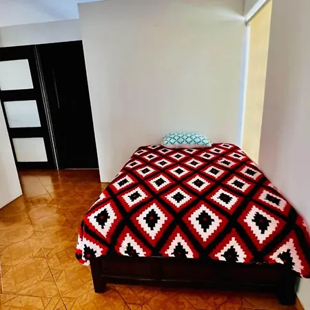 Taj Mahal Hostal And Restaurant-2