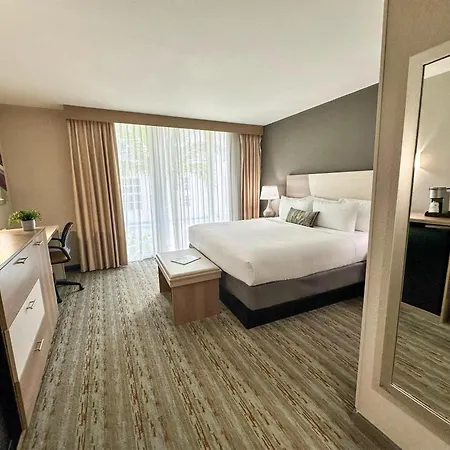 Best Western Plus Atlantic Beach Resort-2