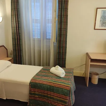 Hotel De Nevers-2