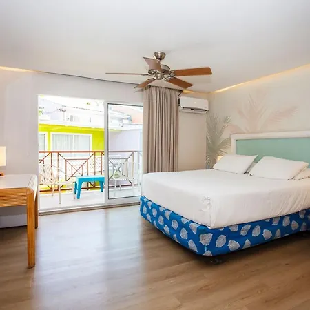 Hotel Cocoplum Beach-3