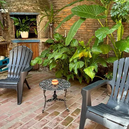 Lina'S Tango Guesthouse-2