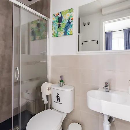 Ayz Juan De Mena - Auto Check-In Property-3
