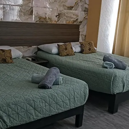 SUITE EN TORRES GEMELAS a pie de playa 611-2