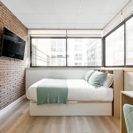 Square Rooms by Charming, cerca del aeropuerto y con un pequeño gimnasio-3