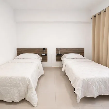 Alicante Beach Hostel-3