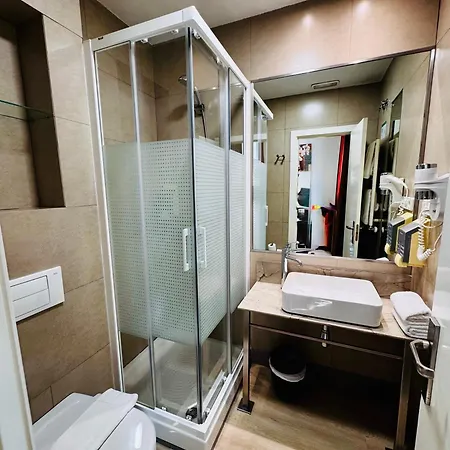 Hostal Sol Square Madrid-3