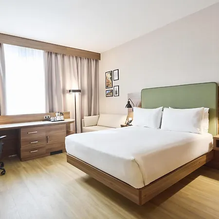 Hilton Garden Inn Sevilla-3