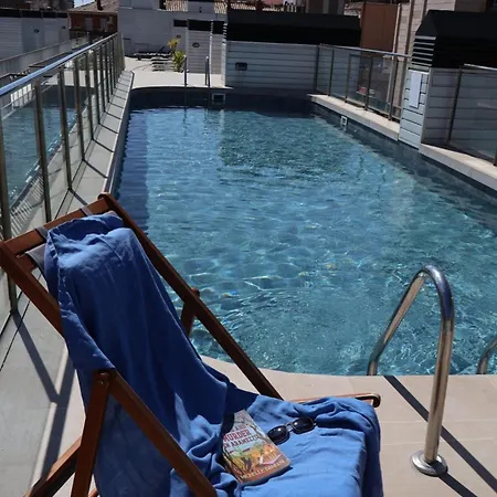 Aparthotel Bcn Montjuic-3