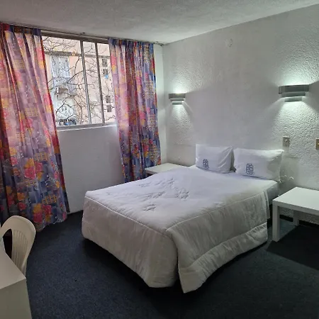 Hotel Polly-2