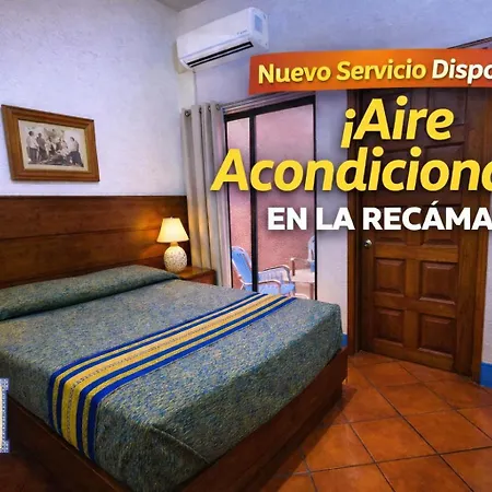 Hotel Suites Del Centro-3