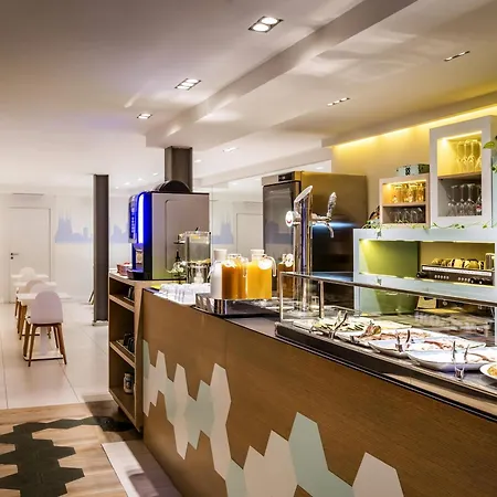 Ibis Styles Barcelona Centre-2