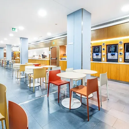 Holiday Inn Express Barcelona City 22@ By Ihg-2