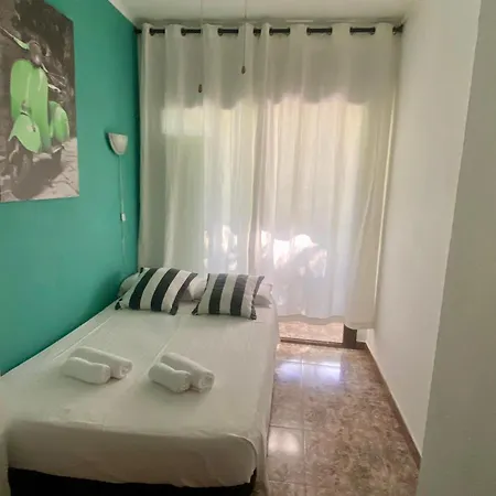 Gran Via Guesthouse-3