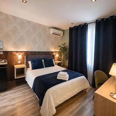 Hostal Luxury Green Madrid Gran Vía-3