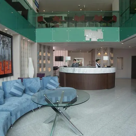 Holiday Inn Express & Suites Queretaro By Ihg-2