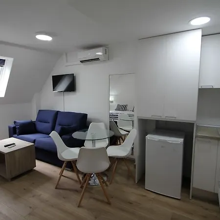 La Mar Apts-3