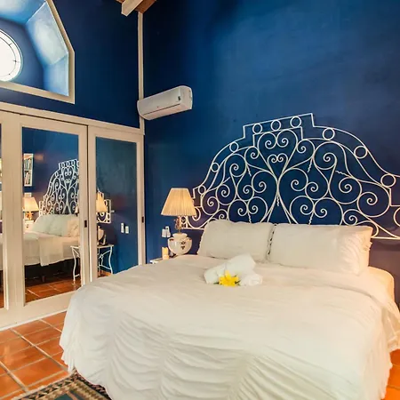 Garlands Del Rio Riverside Boutique Hotel-2