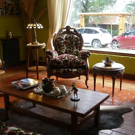 Los Nobles Hostal de Bosque-3