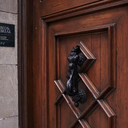 Close To Passeig De Gracia-2