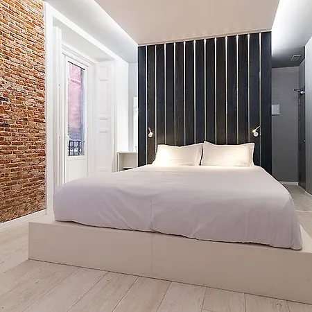 Nuria Hostal-3