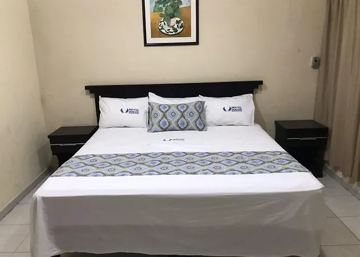 Hotel Dorado a una calle de Playa Regatas y el Malecon Veracruz