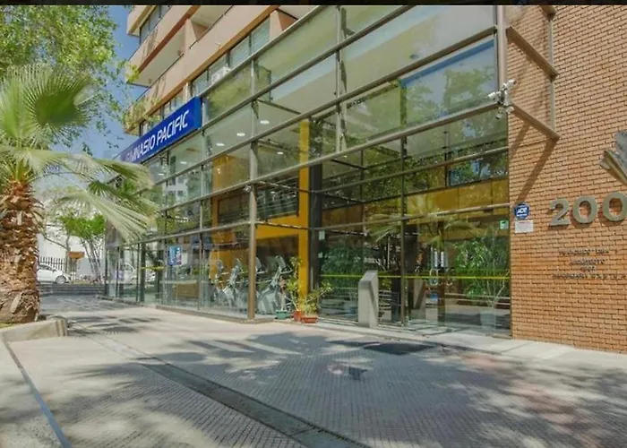 Apartament Condo Amueblado, ENCOMENDEROS 200 El Golf, Las Condes Santiago con vista al Costanera Center