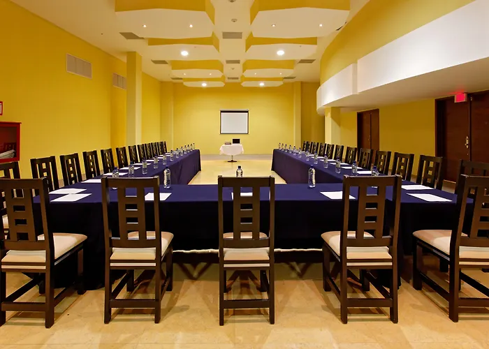 Holiday Inn Express Nuevo Laredo, an IHG Hotel