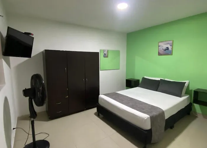 33 Hotel Bulerias Medellín