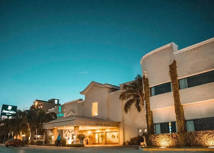 Hotel Fresno Galerias Torreón
