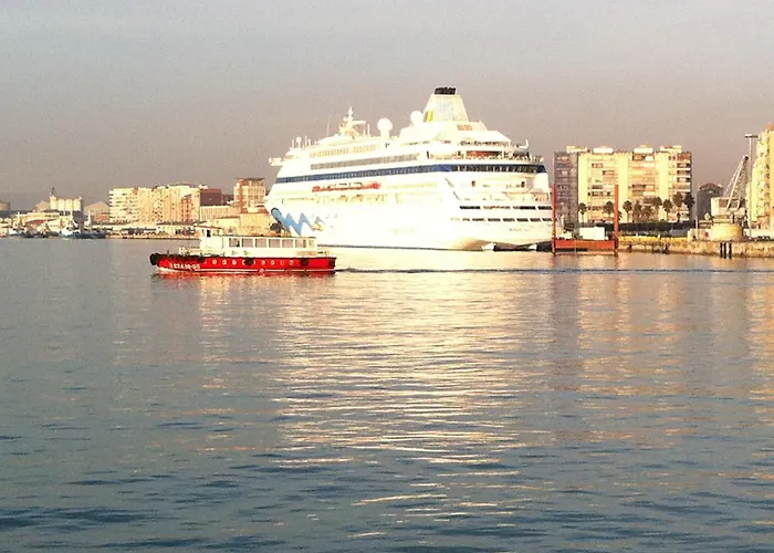 Plaza Pombo B&B - Hostal Santander