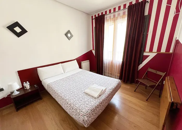 Hostal La Casa de La Plaza Madrid