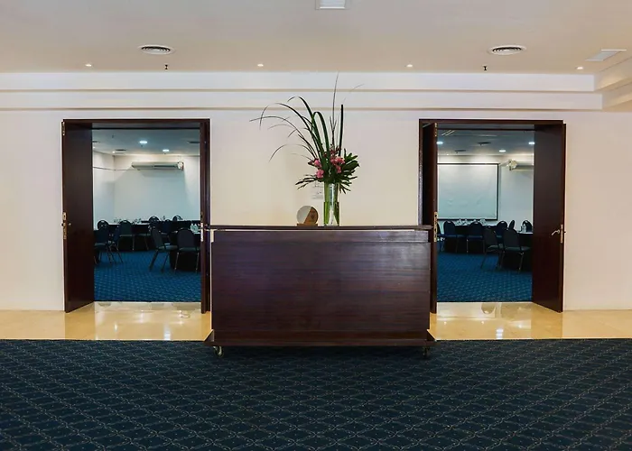 Hotel Dazzler By Wyndham Buenos Aires San Martin