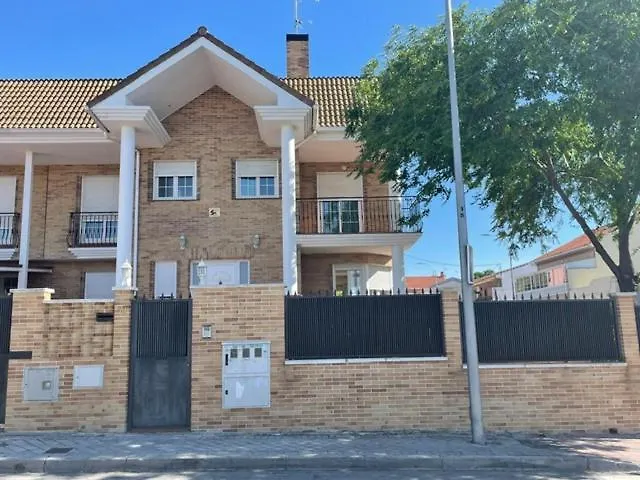 Chalet Pension Rooms Abril Madrid