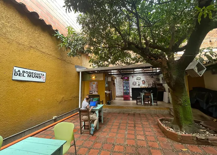 Hostal La Bodeguita Del Mundo Laureles Medellín