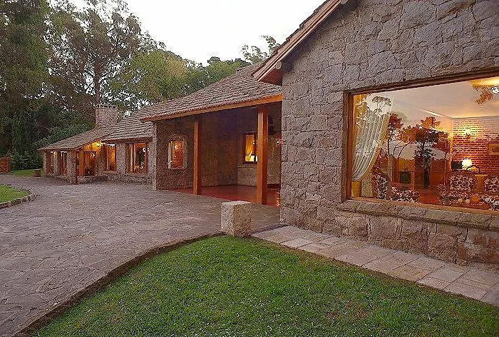 Los Nobles Hostal de Bosque Mar del Plata