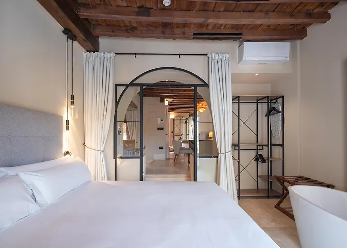 Calm Suites Babole Granada