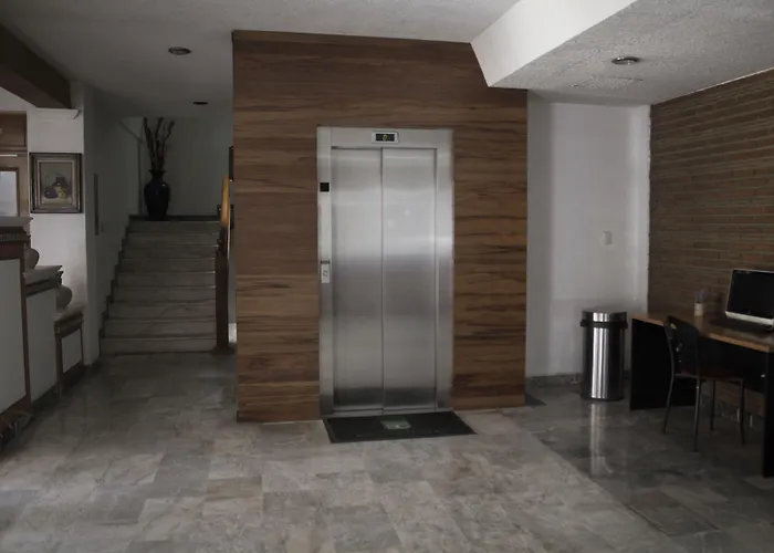 Estanza Hotel&Suites Morelia