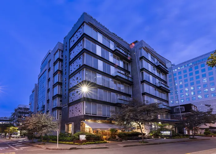 Hotel 100 Luxury Suites By Preferred Bogotá
