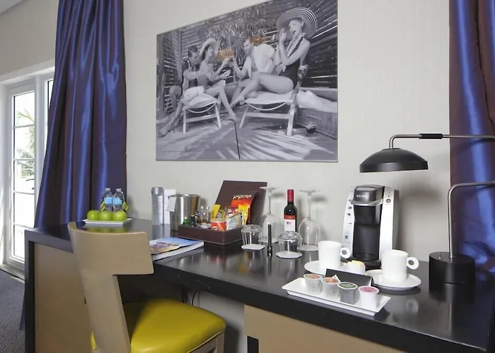 Hotel Breakwater South Beach Miami Beach