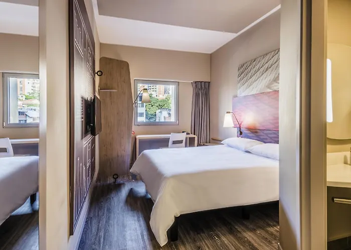Hotel Ibis Cali Granada