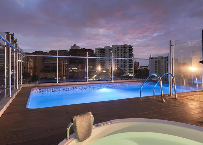 Hotel Hampton By Hilton Cali
