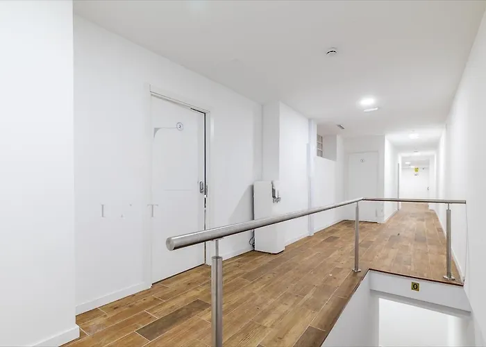 AYZ Luis Cabrera-Auto check-in property Madrid