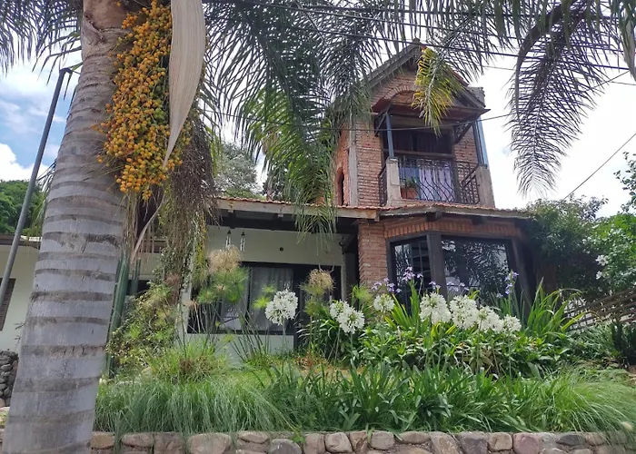 Casa laberinto, Entre cerros, cómoda cama de 2x2 Salta