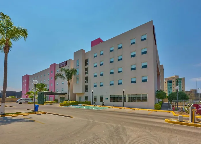 City Express Suites By Marriott Querétaro