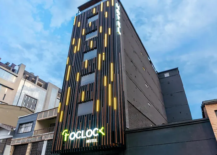 Hotel Time Oclock Medellín