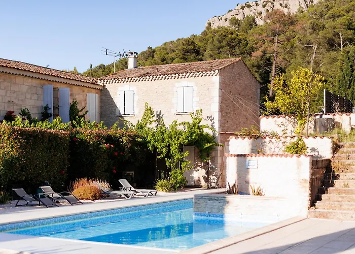 Château Catherine de Montgolfier - B&B et Gites - Piscine - Domaine viticole bio avec dégustation Narbona