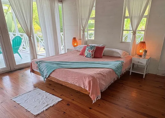Islander House On Rocky Cay Beach San Andrés